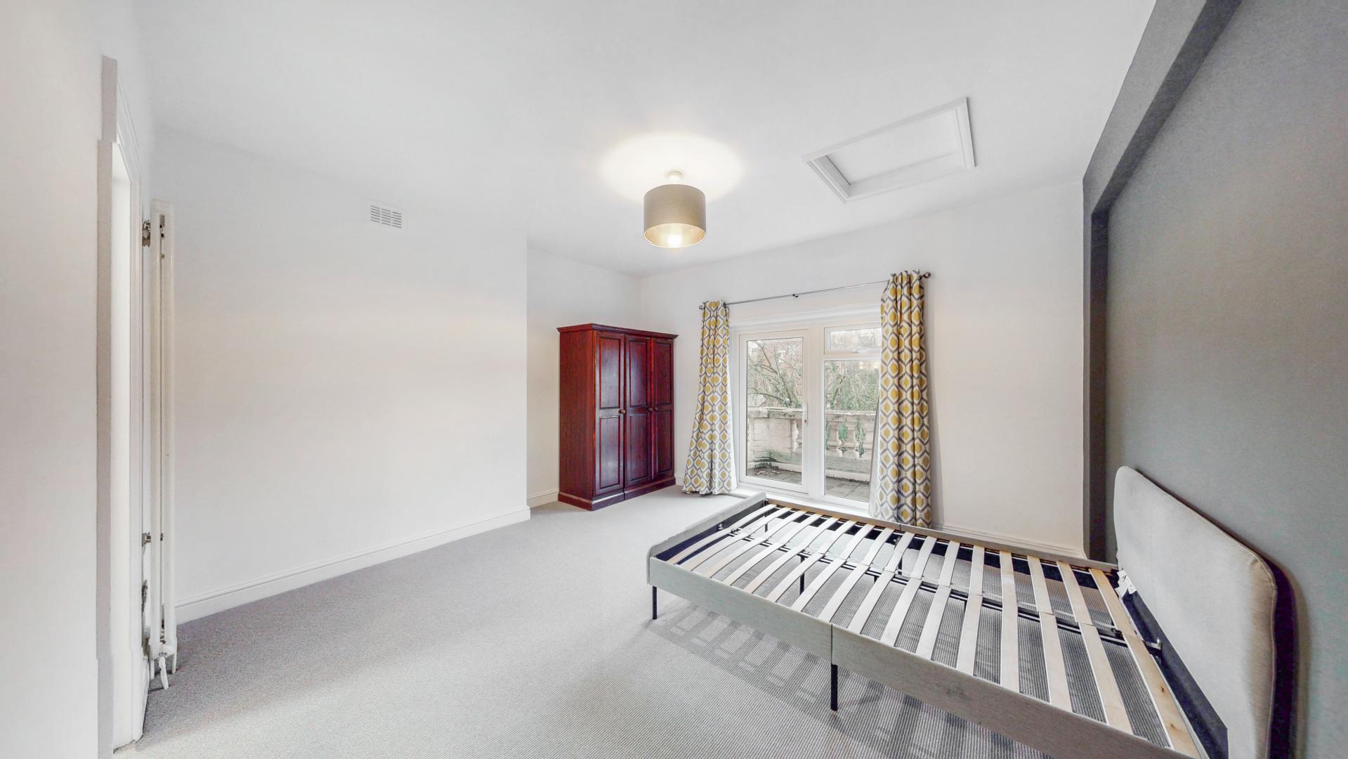 			2 Bedroom, 2 bath, 1 reception Flat			 Minster Road, West Hampstead